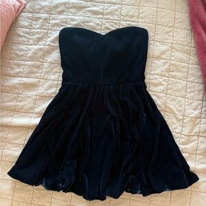 Elegant Black Velvet Strapless Dress